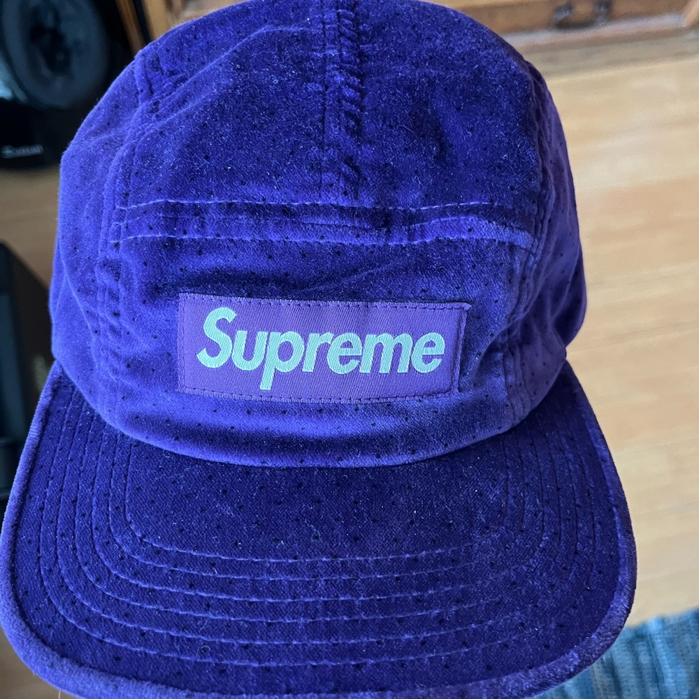 Supreme hat (purple velvet material)